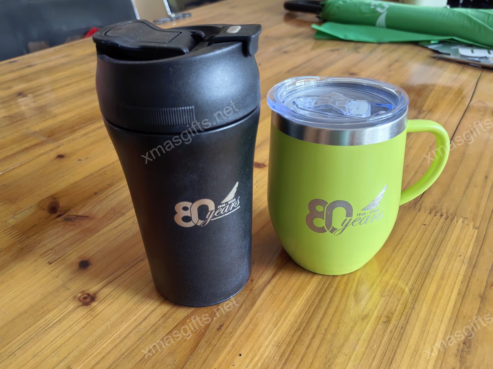 Ceramic mugs black and green with gold foil logo