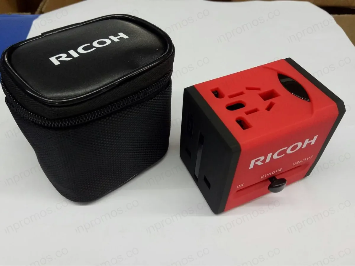 Universal travel adapter